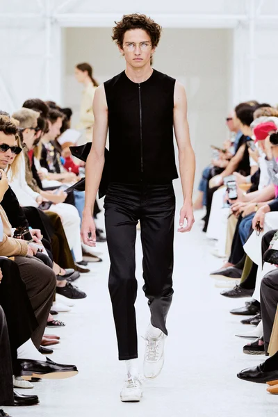 Look 46